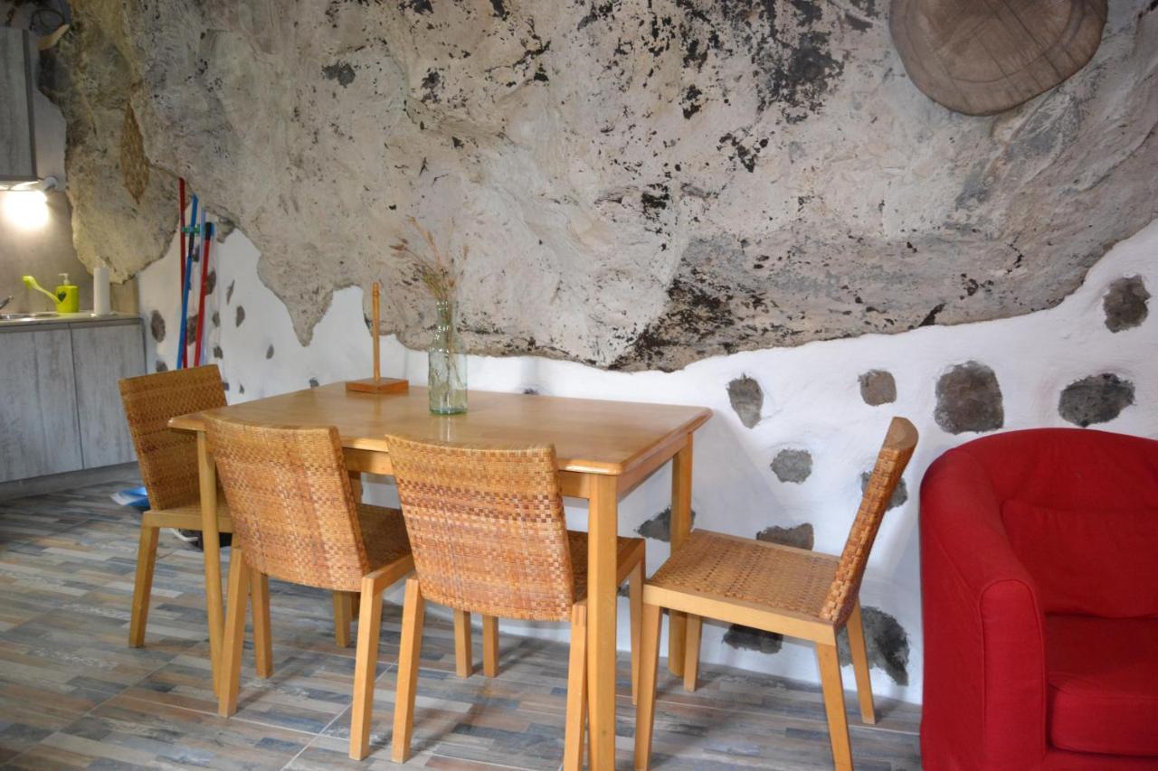 Casa Cueva El Pedregal Tejeda Villa Bagian luar foto