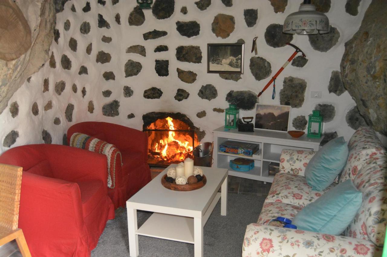 Casa Cueva El Pedregal Tejeda Villa Bagian luar foto